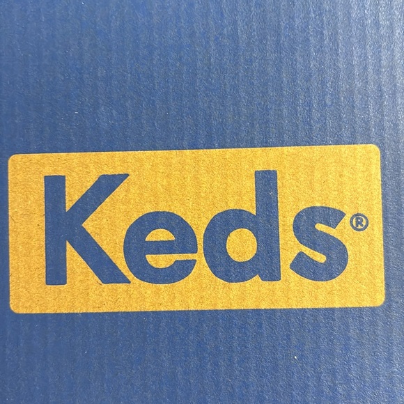 NWT white Keds with striped soles. Youth size 11.5 - Picture 4 of 4